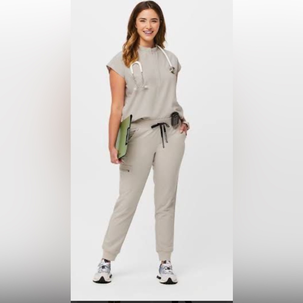 Figs Zamora 2.0 Joggers Neon Red, Bone, Moss